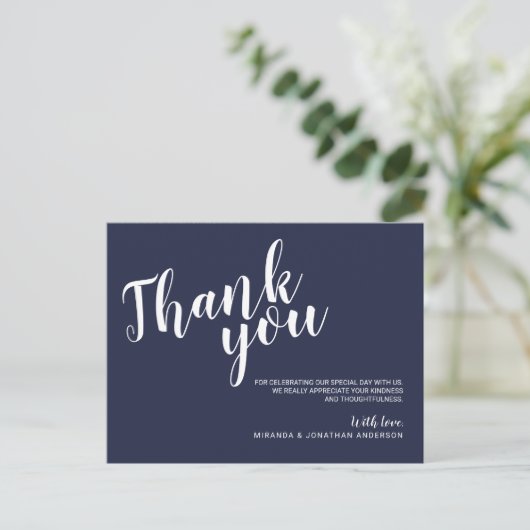 Modern Script Navy Blue Wedding Bedankt Briefkaart (Staand voorkant)