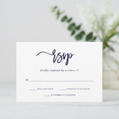 Modern script | Navy Blue Wedding Response RSVP Kaartje (Staand voorkant)