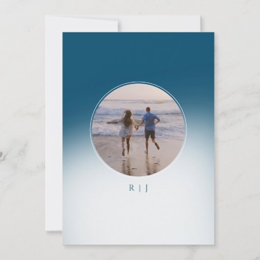 Modern Script Ocean Blue Ombre Foto Bruiloft Kaart (Achterkant)
