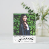 Modern Script Photo Afstuderen Aankondigingskaart (Staand voorkant)