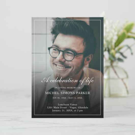 Modern Script Photo Celebration of Life Funeral Kaart (Staand voorkant)