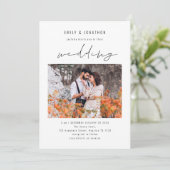 Modern Script Photo QR Code Wedding Kaart (Staand voorkant)