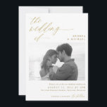Modern Script Romantic Photo Gold Wedding Kaart<br><div class="desc">Deze moderne uitnodiging van de fotobruiloft kenmerkt uw foto in zwart-wit in paren met een elegant gouden romantisch manuscript. Het is perfect elegant,  eenvoudig en minimalistisch.</div>