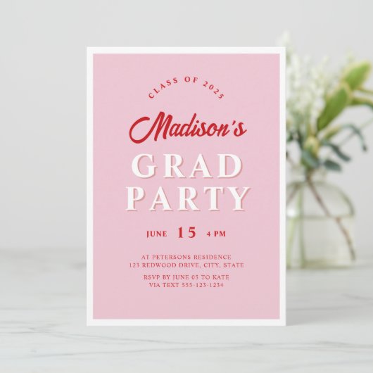 Modern Script Roze Rood Edgy Graduation Party Foto Kaart (Staand voorkant)