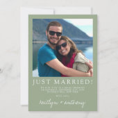 Modern Script Sage Green Minimalistic Wedding Aankondiging (Voorkant)