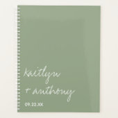 Modern Script Sage Green Minimalistic Wedding Planner (Voorkant)