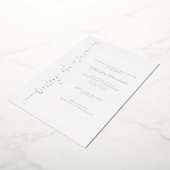 Modern Script Silver Real Folie Baby shower Folie Uitnodiging (Gedraaid)