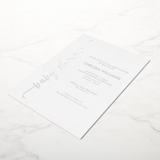 Modern Script Silver Real Folie Baby shower Folie Uitnodiging (Gedraaid)