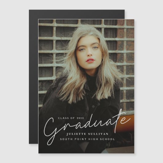 Modern Script Simple Photo Afstuderen Magnetische Uitnodiging (Voorkant / Achterkant)
