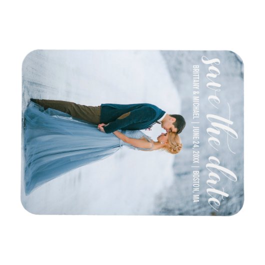 Modern script Sla de datum Verloving foto w Magneet (Horizontaal)