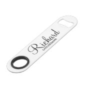 Modern script - speciaal gepersonaliseerd Groomsma Speed Flessenopener (Voorkant Gekanteld)