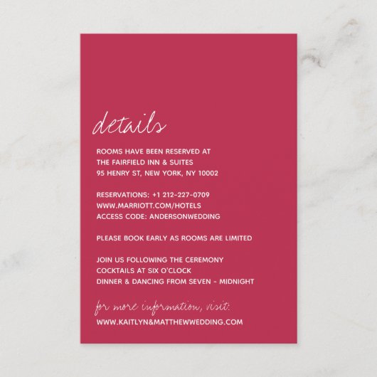Modern Script Viva Magenta minimalistisch huwelijk Informatiekaartje (Voorkant)