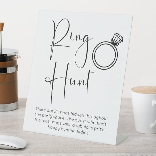 Modern Script Vrijgezellenfeest Ring Hunt Reclamebord Met Voetstuk (Insitu)