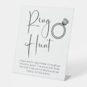 Modern Script Vrijgezellenfeest Ring Hunt Reclamebord Met Voetstuk (Voorkant)