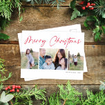 Modern Script Vrolijk Kerstfeest Drie Foto Feestdagenkaart<br><div class="desc">Dit mooie vakantie foto briefkaart beschikt over drie foto's en de begroeting "Merry Christmas". Het ontwerp is eenvoudig maar elegant. Dit ontwerp is geschikt voor twee verticale en één horizontale foto's. Aan de achterzijde vindt u voldoende ruimte om uw eigen persoonlijke begroeting en het adres van de ontvanger te schrijven....</div>