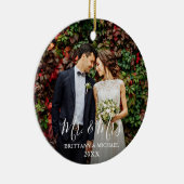 Modern Script Wedding Photo Mr. & mevrouw Round Keramisch Ornament (Rechts)