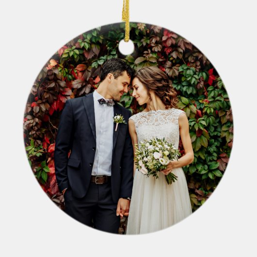 Modern Script Wedding Photo Mr. & mevrouw Round Keramisch Ornament (Achterkant)