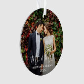 Modern Script Wedding Photo Mr. & Mrs. Ornament (voorkant)