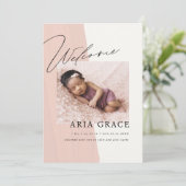 Modern Script Welkom Baby Meisje Geboorte Aankondiging (Staand voorkant)