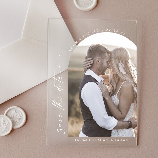 Modern Script White Photo Wedding Bewaar de datum Acryl Uitnodigingen