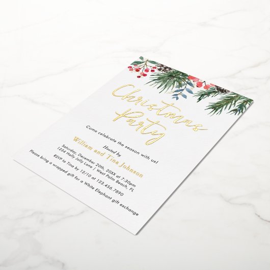 Modern Script Winter Holly Berries Kerstfeest Folie Uitnodiging (Gedraaid)