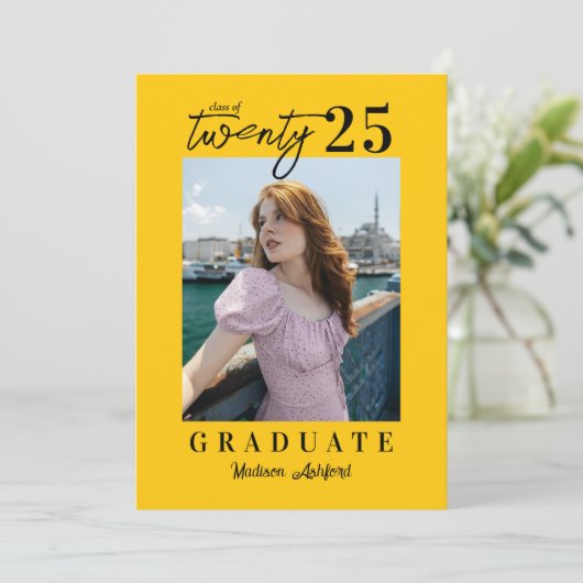 Modern Script Yellow Photo Graduparty Kaart (Staand voorkant)