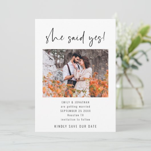 Modern script: ze zei ja foto save the date (Staand voorkant)