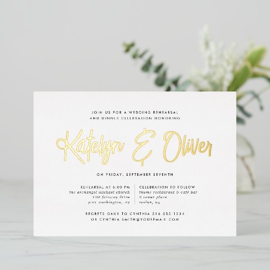 Modern Signature Rehearings Dinner Gold Folie Uitnodiging (Staand Voorkant)