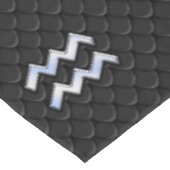 Modern Silver Aquarius Zodiac Sign on Snake Tafelkleed (Gekanteld)