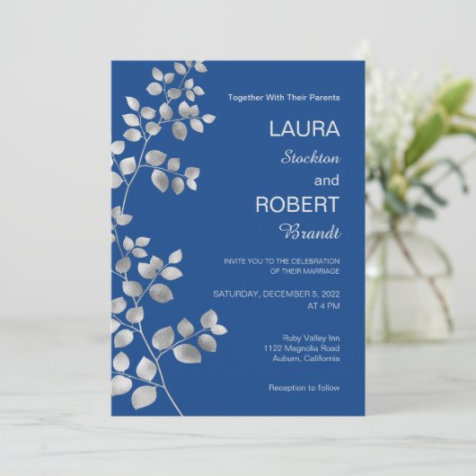 Modern Silver Floral Wedding Invitation Kaart (Staand voorkant)