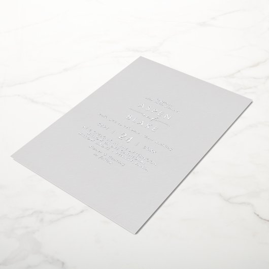 Modern Silver Foil script | Grijze Casual bruiloft Folie Uitnodiging (Gedraaid)