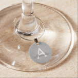 Modern Silver Glitter en Sparkle Monogram Wijnglashanger<br><div class="desc">Silver Faux Glitter en Sparkle Elegant Monogram Wine Charm. Deze Wijnhandboeken kunnen worden aangepast om uw initiaal en voornaam op te nemen. De Glitter Wine Charms maakt een geweldig Vrijgezellenfeest,  een Birthday Party of een Bachelorette Party cadeau aan die speciale persoon die van roze houdt.</div>