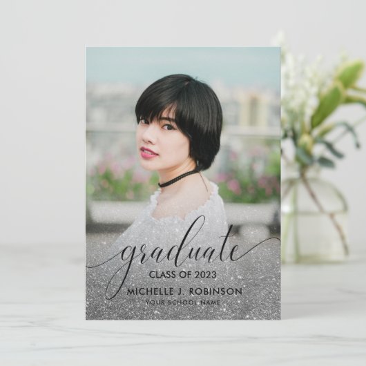 Modern Silver Glitter Ombre Girly Foto Afstuderen Aankondiging (Staand voorkant)