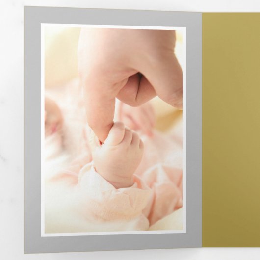 Modern Silver & Gold 6 Fotocollage Baby Geboorte Drieluik Aankondiging (Binnenzijde eerst)