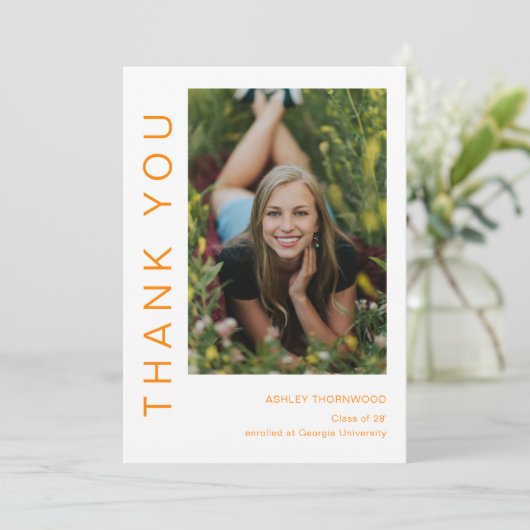Modern Simple Afstuderen Photo Afstuderen Bedankkaart (Staand voorkant)
