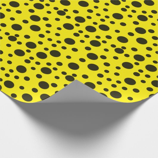 Modern Simple Black polka dot yellow pattern Cadeaupapier (Hoek)