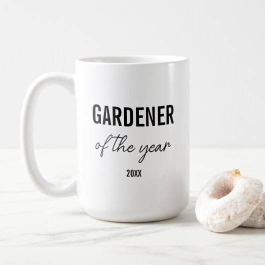 Modern Simple Black Typography Custom Gardener Koffiemok (Met donut)