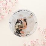 Modern Simple Bride and Groom Photo Wedding Favor Ronde Sticker<br><div class="desc">Moderne eenvoudige bride en bruidefoto's voor klassieke ronde Sticker</div>
