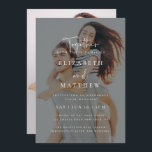 Modern Simple Chic Photo Wedding Invitation Kaart<br><div class="desc">Bestaat uit cursief script en serif typografie. Allemaal tegen een achtergrond van zuiver wit. Deze elementen zijn modern,  eenvoudig en chic. Dit is ontworpen door White Paper Birch Co. exclusief voor Zazzle. Hier te vinden op: http://www.zazzle.com/store/whitepaperbirch</div>