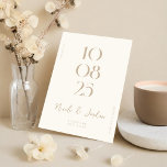 Modern Simple Chic Wedding Save The Date<br><div class="desc">Moderne bruiloft bespaart de datum met elegant design en minimalistische stijl.</div>