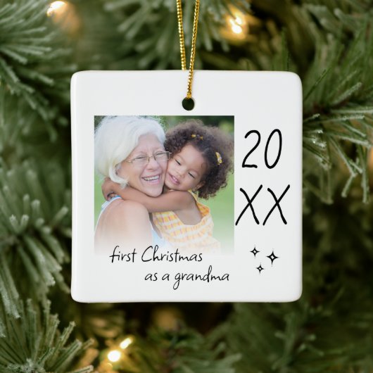 Modern Simple First Christmas As Grandma Photo Keramisch Ornament (Boom)