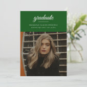 Modern Simple Script Green Photo Afstuderen Kaart (Staand voorkant)