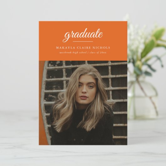 Modern Simple Script Oranje Photo Afstuderen Kaart (Staand voorkant)