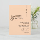 Modern Simple Vanilla Peach Monogram Foto Weddensc Kaart (Staand voorkant)