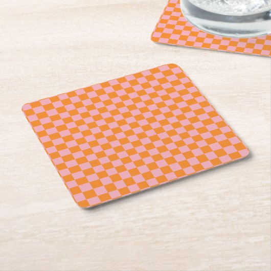 Modern Sinaasappel en Roze Checkers Halloween Kartonnen Onderzetters (Schuin)