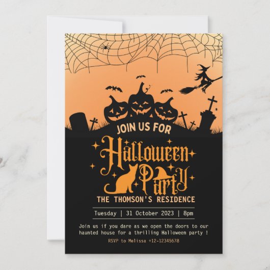 Modern Sinaasappel en Zwart Haunted Halloween Kaart (Voorkant)