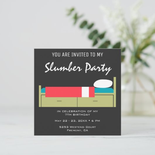Modern Slumber Party Birthday Uitnodiging (Staand voorkant)