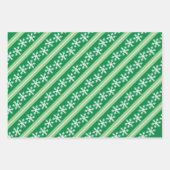 Modern Snowflake Green en White voegen Monogram to Inpakpapier Vel (Voorkant 3)