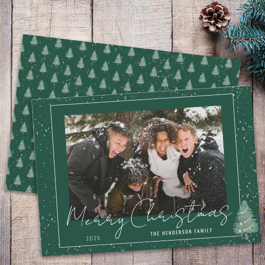 Modern Snowy Woodland Christmas Familiefoto Feestdagenkaart