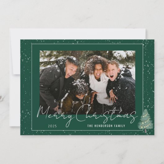 Modern Snowy Woodland Christmas Familiefoto Feestdagenkaart (Voorkant)